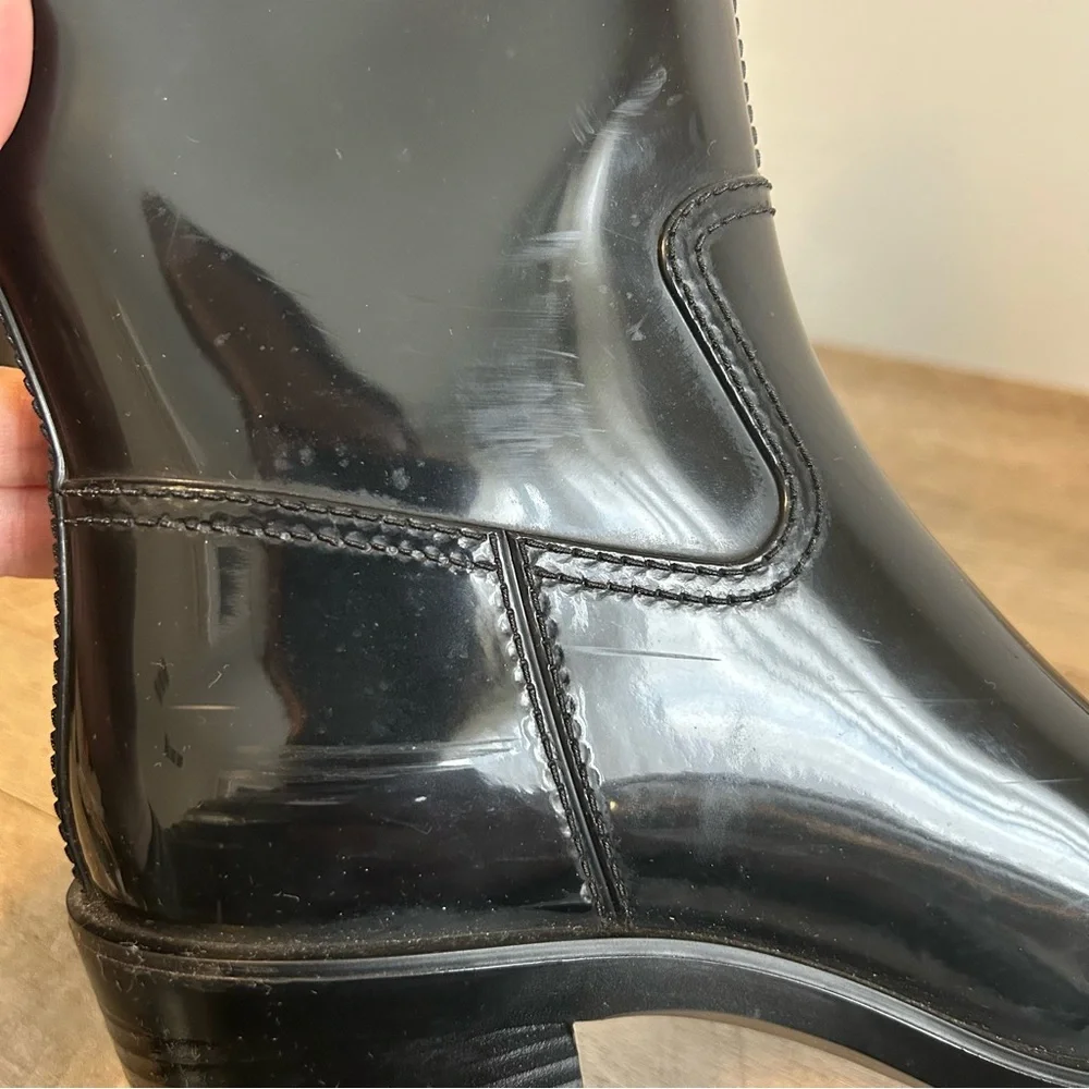 Gucci Devendra Rubber Low Heel Boot